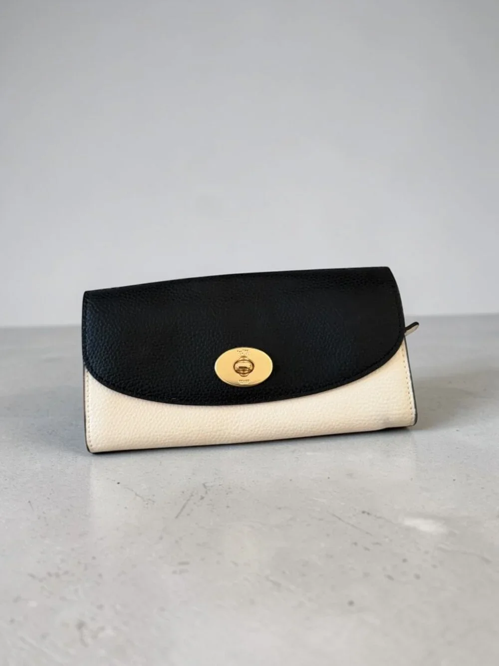 COACH Kisslock Cream Black Leather Clutch Wallet